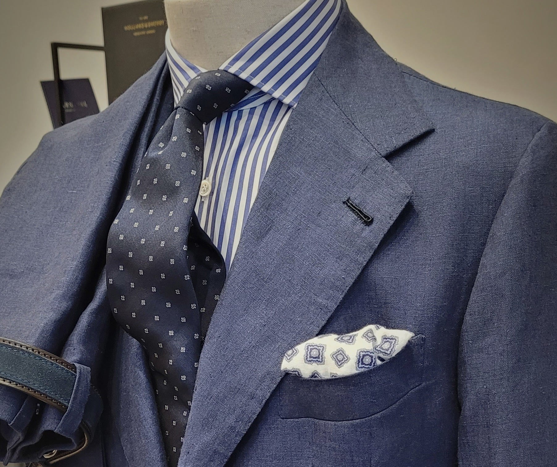 The Càrnaval men's silk tie range is now available, using only premium silks from Italy and England. Our ties are handmade in Naples,Italy with three and seven-fold construction.